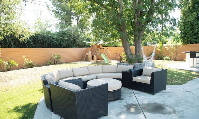 Woodland Hills House | Charming 3-bedroom house with AC and WiFi in delightful Los Angeles