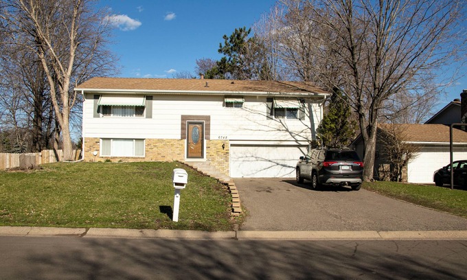 Brooklyn Park House | Charming 3-bedroom house in amazing Minneapolis with AC, WiFi