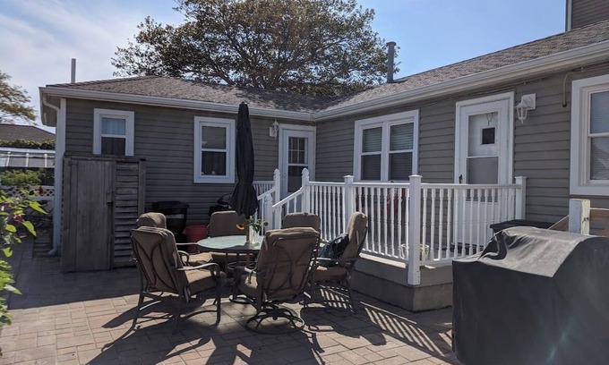 Lower Township Apartment | Charming 3-Bedroom Wildwood Crest Spot: Beach, Bay, and Boardwalk- all so close!