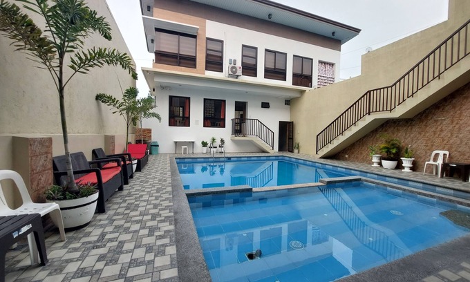 Calamba Villa | Charming 3 Bedrooms with natural hotspring