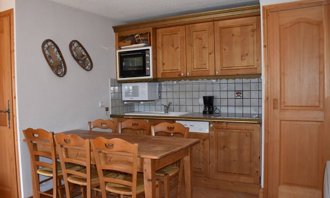 Pralognan-la-Vanoise Apartment | Charming 3-room flat with terrace near slopes and center