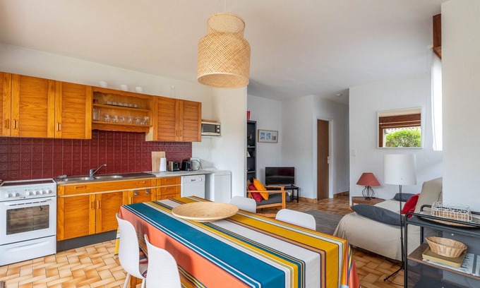 Mimizan House | Charming 3-Star House for 6 with Garden, BBQ, and Parking near Forest and Ocean