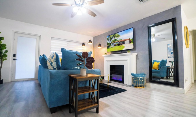 Golden Glades House | Charming 3BR Miami Home with Stylish Lounge, Coffee Bar & Peaceful Vibes
