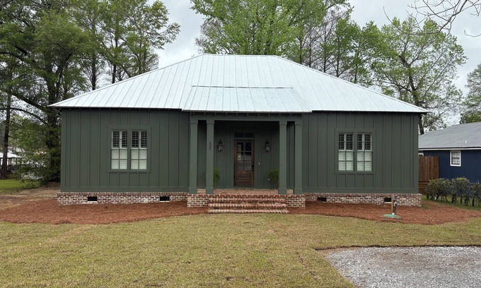 Warwick House | Charming 4 bdrm home, beautiful views on Lake Blackshear, 25 minutes from Albany