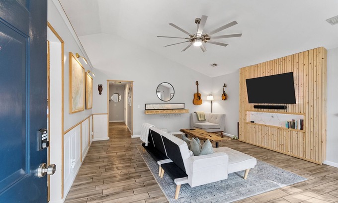 North Charleston House | Charming 4-bedroom house near Park Circle in North Charleston