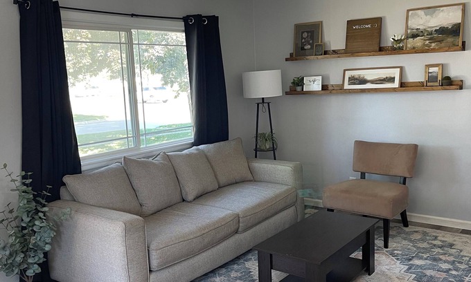 Ankeny House | Charming 4-bedroom House in Fabulous Ankeny