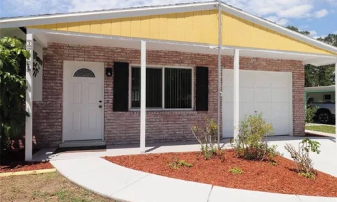 Sarasota House | Charming 4-bedroom Pool Home in Sarasota Fl