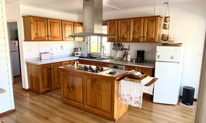 Saint-Joseph Cottage | Charming 4-Bedroom Cottage in the Wild South Hideaway