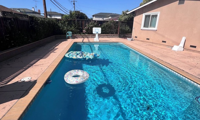 Santa Clara House | Charming 4-bedroom house with Sparkling Pool in serene Santa Clara