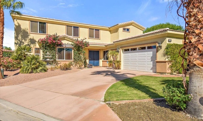 Indio House | Charming 5 bedroom house with a pool/spa