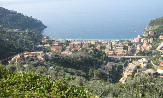 Bonassola Apartment | Charming 50m2 + covered loggia overlooking the sea