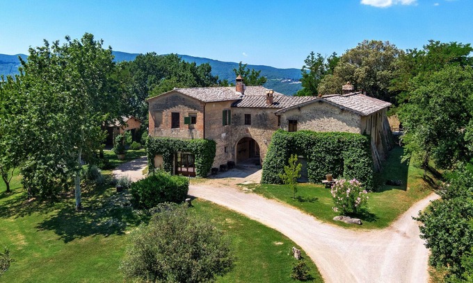 Buonconvento Villa | Charming Ageless Villa in the Heart of Val d'Orcia