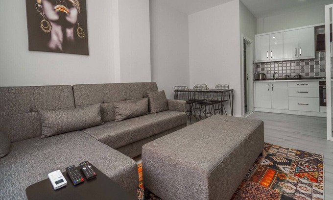 Antalya City Centre Apartment | Charming and Central Flat near Beach in Muratpasa