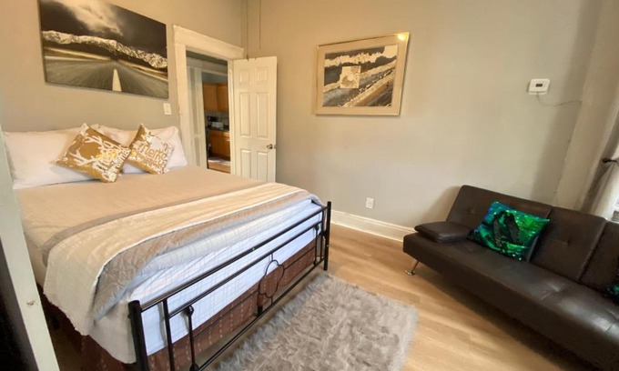 West New York Apartment | Charming and cozy apartment in New Jersey close to all the fun 10 minutes to NYC