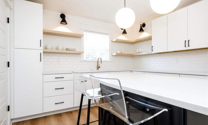 Mount Pleasant Apartment | Charming and modern guest house in the heart of Mount Pleasant