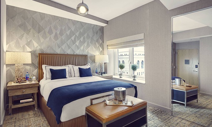 Financial District Hotel | Charming and Stylish Queen Bedded Room with Modern Comforts in Prime Location