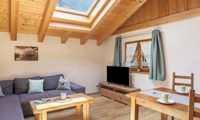 Untergrainau Apartment | Charming Apartment "Ferienhaus Huber" with Mountain View