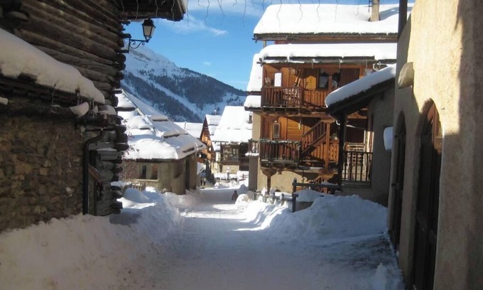 Saint-Veran Ski Chalet | Charming apartment in a chalet in the heart of the village