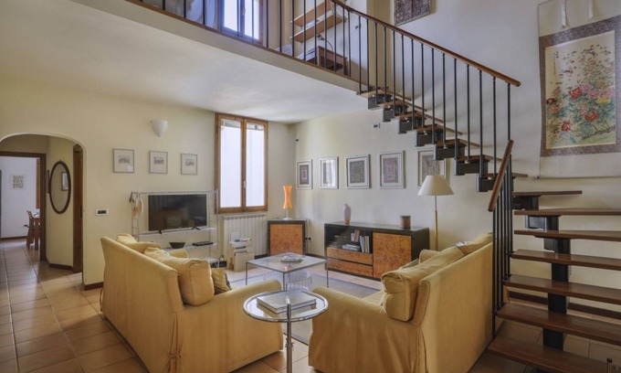 Santo Spirito Apartment | Charming Apartment in Oltrarno