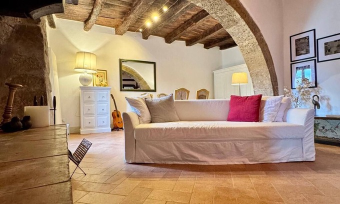 Sacrofano Apartment | Charming apartment in medieval Sacrofano with WiFi. Rome is just few steps away!