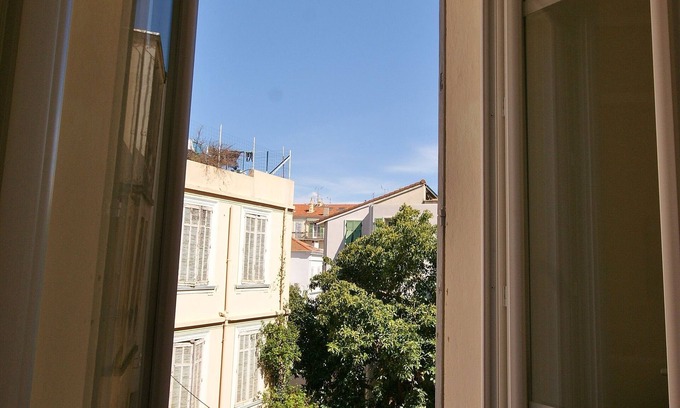 Le Suquet Apartment | Charming apartment in the centre of Cannes