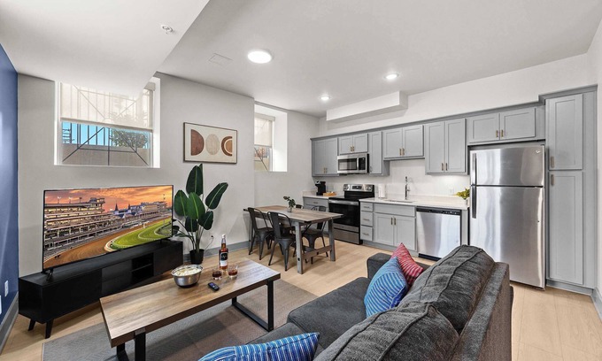 Downtown Louisville Apartment | Charming Apt with Free Parking | Near Hospitals