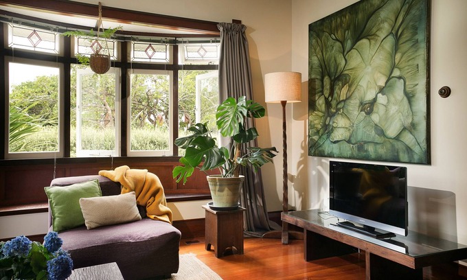 Sandringham House | Charming Artist retreat with subtropical garden