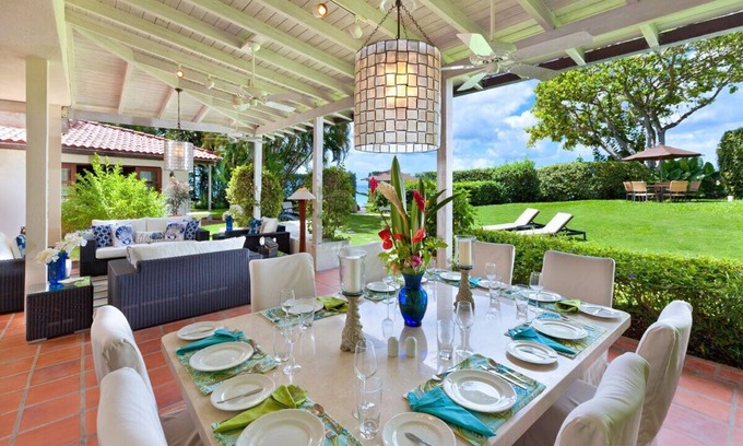 Folkestone Villa | Charming Beachfront Villa - Church Point 4