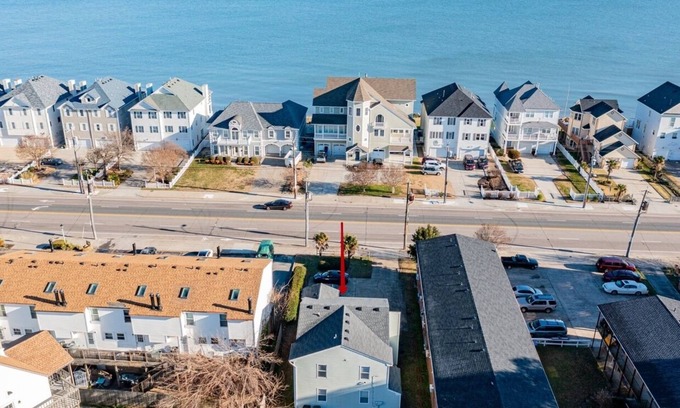 Norfolk House | Charming Beachside Duplex: 2 Units -3 Bedrooms-each. Ideal for large families