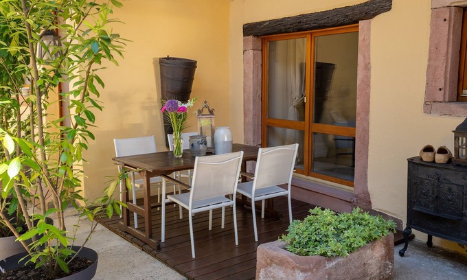 Saint-Hippolyte Apartment | Charming bed and breakfast at the foot of Haut-Koenigsbourg - L'Etable * (French only)