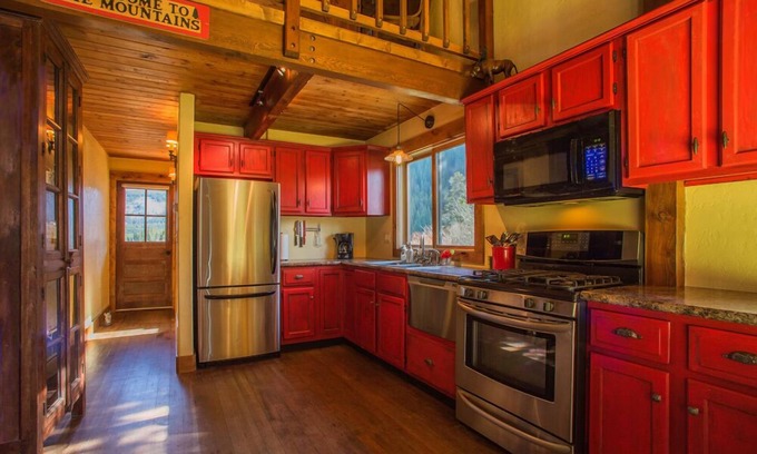 Blue River Cabin | Charming Boutique Cabin in Private Setting with Hot Tub