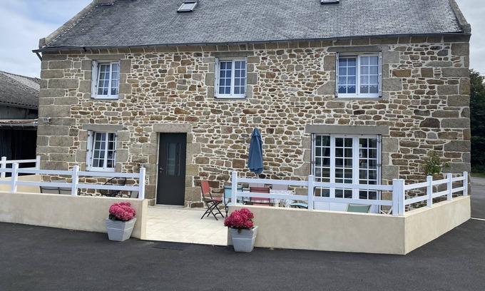 Guisseny House | Charming Breton stone house