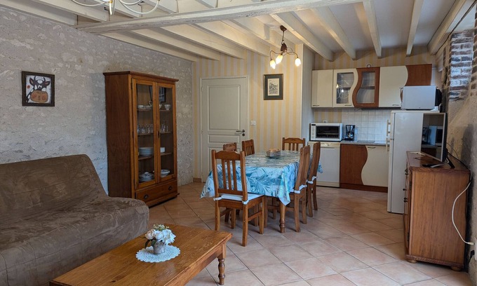 Epieds-en-Beauce Cottage | Charming, Bright Cottage in Village Center - Comfort and Tranquility Near Orleans