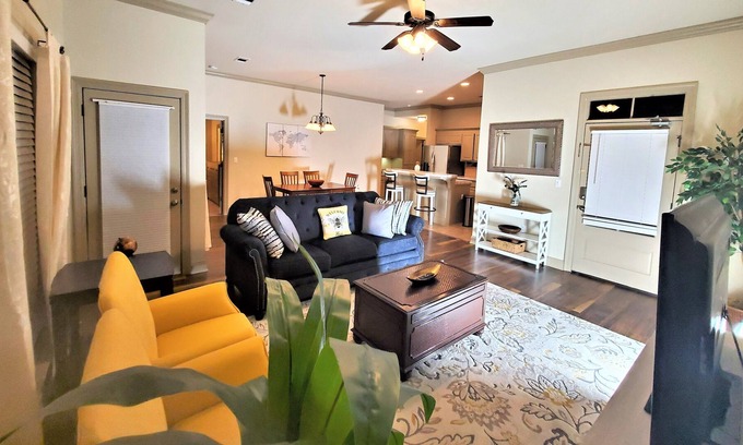 South Baton Rouge House | Charming & Bright 4BR Home near L'Auberge, LSU & Downtown!