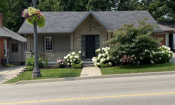 Elora House | Charming Bungalow in the Heart of Elora
