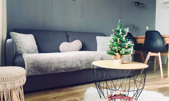 Chamrousse Apartment | Charming cabin studio * 4/5 pers COZY at 50 m from the slopes