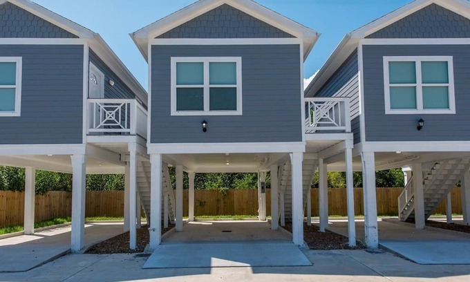 San Leon House | Charming cabin with full kitchen! Unit 2/6