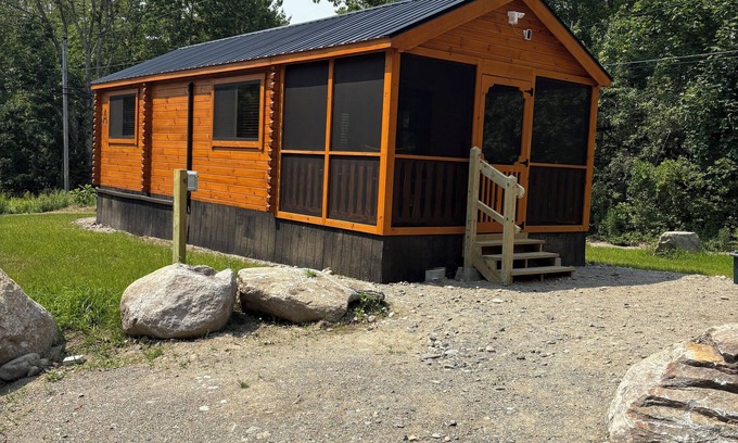 Trenton Cabin | Charming cabin with WiFi and AC in marvelous Trenton