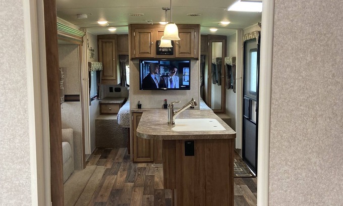 Ludlam House | Charming Camper in a beautiful neighborhood across from golf course