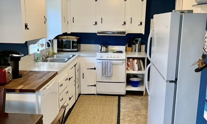 Mattapoisett House | Charming Cape in Mattapoisett Village