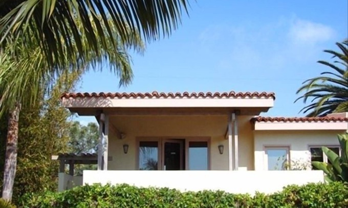 Encinitas House | Charming Casita in Sleepy Beach Community