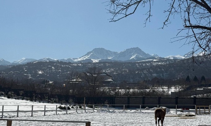 Almaty Other | Charming castle with WiFi and AC in delightful Almaty with city view