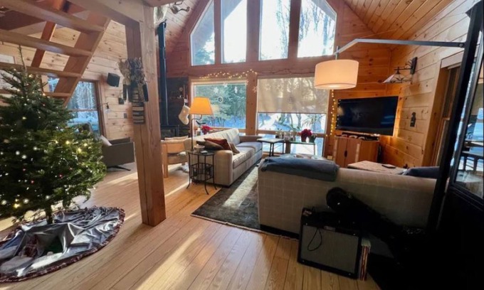 Fleischmanns Ski Chalet | Charming Catskill Chalet near Belleayre