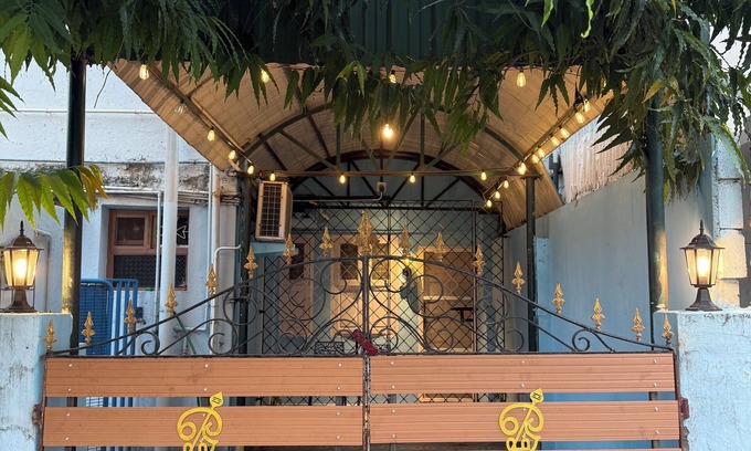 Ashok Nagar Villa | Charming Chennai Private Heritage One Bedroom Guest Suite with Parking