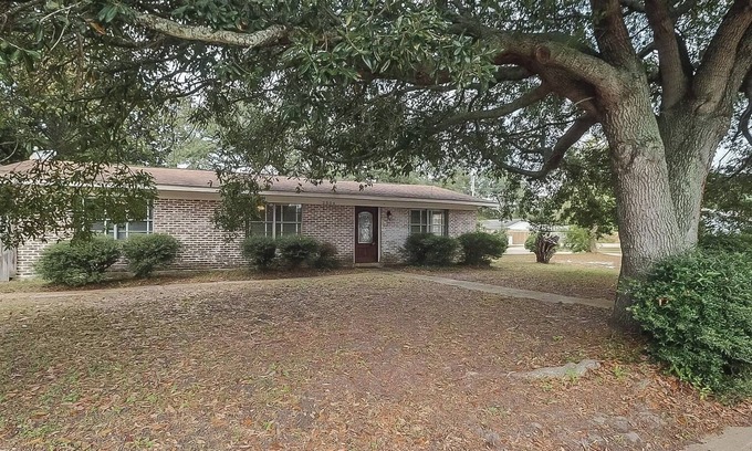 Biloxi House | Charming Coastal Retreat in West Biloxi!