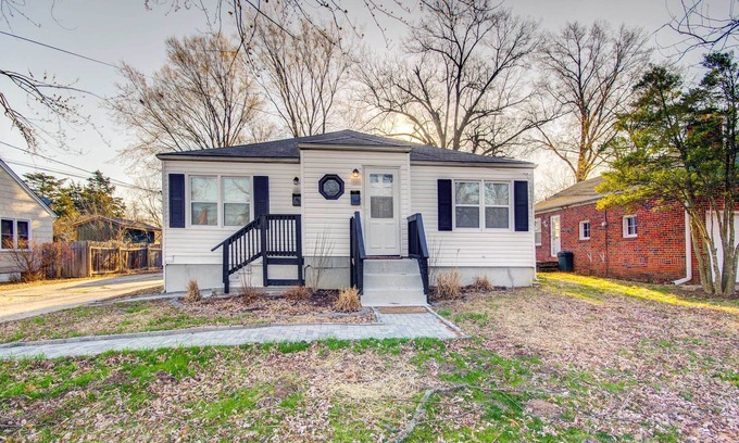 Columbia House | Charming Columbia Home - 1 Mi to Mizzou!