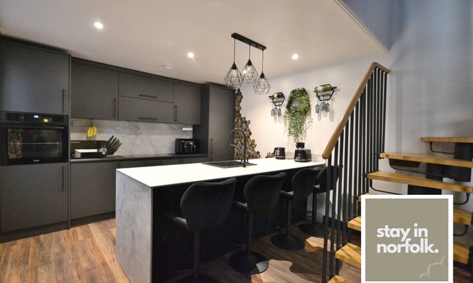 King's Lynn Cottage | Charming & Comfortable Cottage With Private Parking
