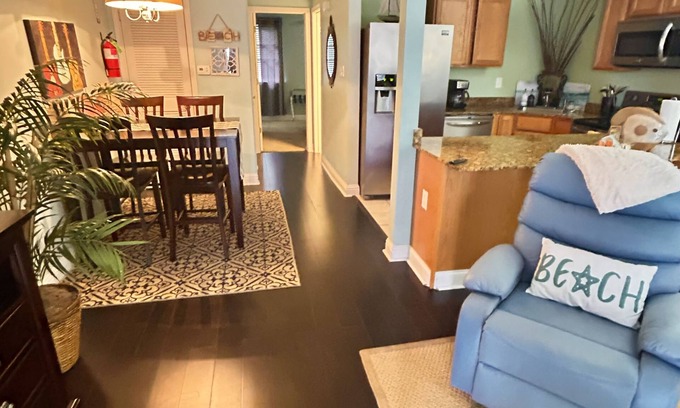 Biloxi Condo | Charming Condo across from Beach, Boardwalk, Shops and Restaurants.