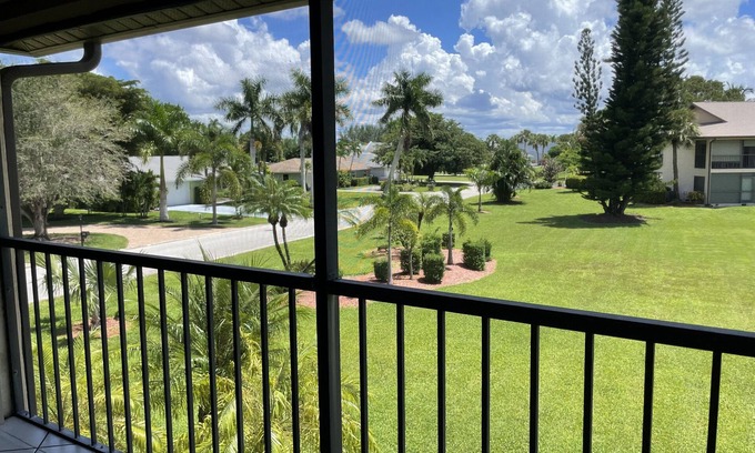 Lely Apartment | Charming Condo in Naples