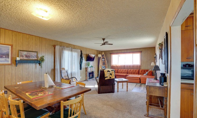 Lindsay Cottage | Charming 'corral Creek Ranch House' in Circle